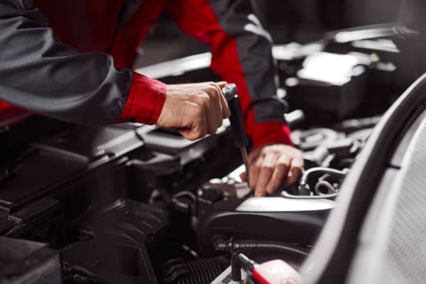 Reliable Mechanic near Stettler, Alberta, Canada Reliable Mechanic near Stettler, Alberta, Canada